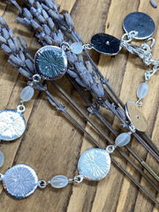 Bild in der Galerie-Ansicht anzeigen, Armkette Muschel mit Stein