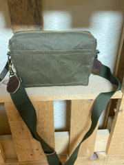 Bild in der Galerie-Ansicht anzeigen, Umhängetasche olive