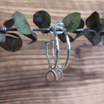 Bild in der Galerie-Ansicht anzeigen, Creolen Stone Groß
