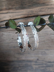 Bild in der Galerie-Ansicht anzeigen, Creolen Feder
