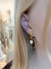 Bild in der Galerie-Ansicht anzeigen, Creolen Perle
