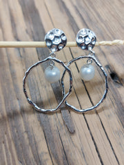 Bild in der Galerie-Ansicht anzeigen, Creolen Perle
